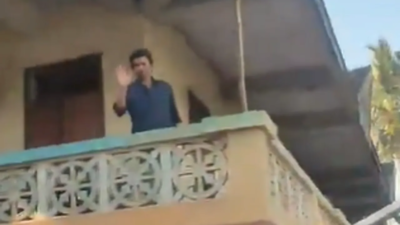 Vijay meets fans on the sets of'GOAT' - watch video