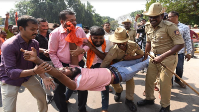 Vishwa Hindu Parishad, Bajrang Dal protesting activists detained