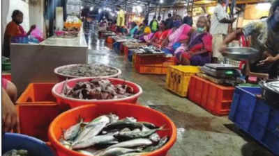 CCP to construct temporary stalls for fish market's meat vendors