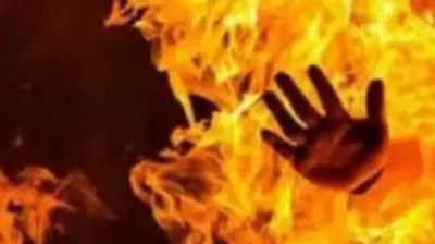 Man sets himself on fire on busy road in Maharashtra's Amravati