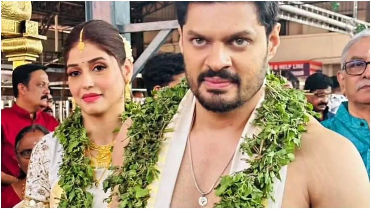 Actor Sudev Nair ties the knot with model Amardeep Kaur in Guruvayur | -  Times of India