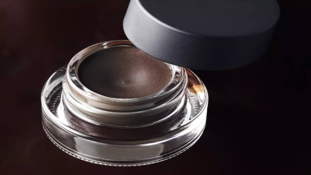 Natural Kajal DIY: How to Make Natural Kajal at Home - A Simple Guide | -  Times of India