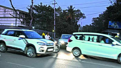 Damaged in crashes & abandoned at blind curves, vehicles causing more accidents near Shahpura lake