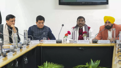 Continue talks, Agriculture minister Arjun Munda urges farmers