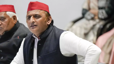 Samajwadi Party makes final offer of 17 seats, Congress mum as it pushes for 20