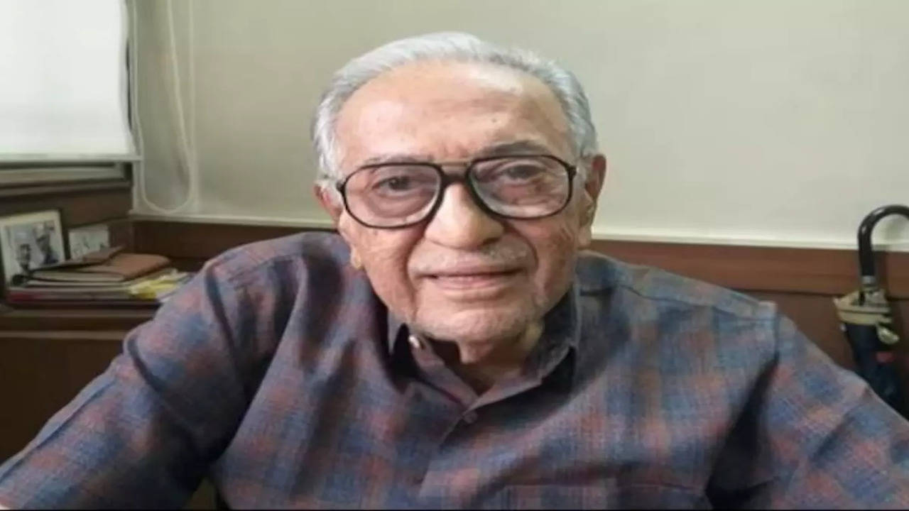 Usha Uthup mourns the death of pioneer king Ameen Sayani