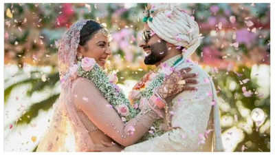 FIRST photos out! Rakul Preet Singh and Jackky Bhagnani look like a dream in wedding pictures - See inside