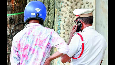 On-duty Chennai traffic cops barred from using cellphone