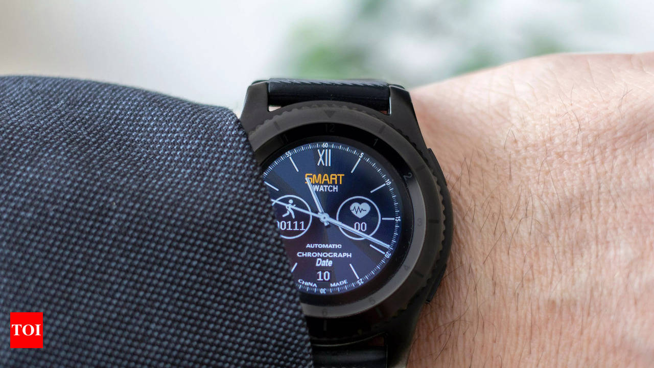 US Health Authority Warns Users About This Feature in Smartwatches, Smart  Rings