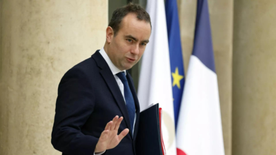 French defence minister visits Armenia amid Azerbaijan tensions