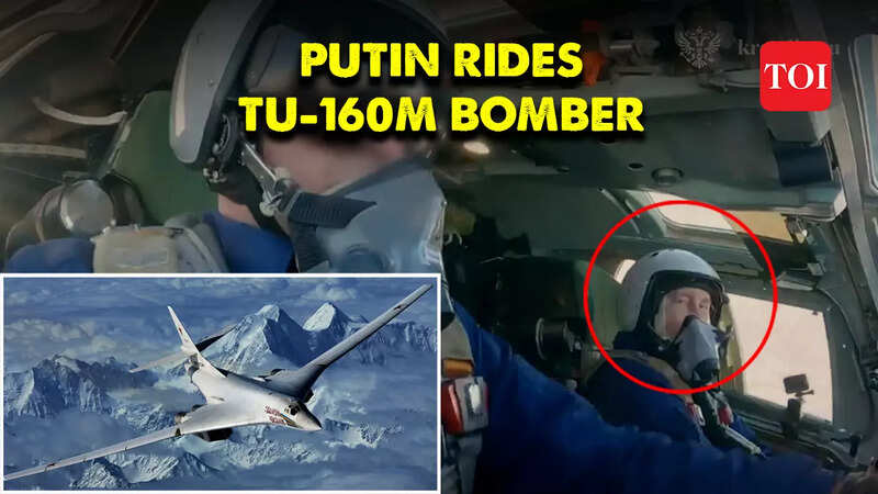 Watch: Russian President Vladimir Putin rides Nuclear-capable Tu-160M ...