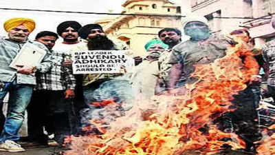 West Bengal: Protesters step up 'Khalistani jibe' stir, demand Suvendu arrest