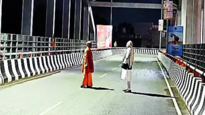 PM Modi reaches Kashi, takes stock of four-lane road