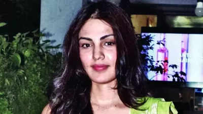 No reason given, Bombay HC quashes CBI’s lookout circulars against Rhea Chakraborty, family