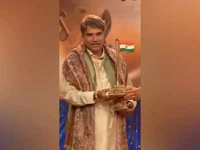 Veteran singer Suresh Wadkar receives Lata Mangeshkar Award