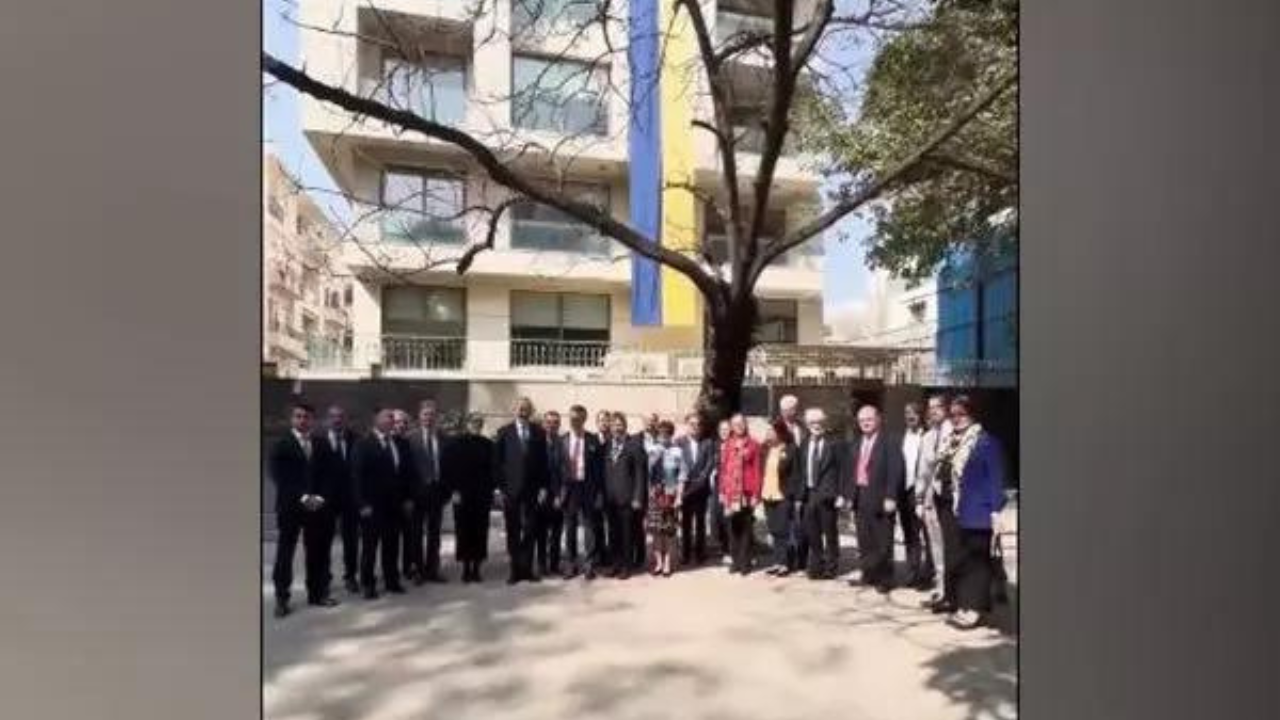 Ukraine Embassy in India, European Union delegation observe minute of silence to mark second anniversary of Russia’s war – Times of India