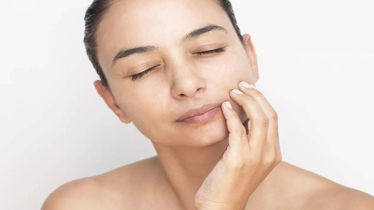 A Dermatologist's guide to combatting dullness caused by dead skin cells