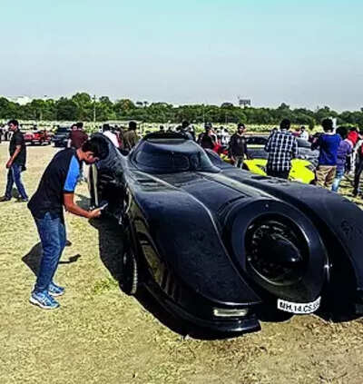 Vintage Beauties: Vintage beauties on wheels cause a stir at Pune race Vintage Beauties: Vintage beauties on wheels cause a stir at Pune race