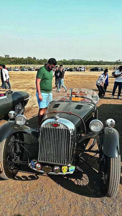 Vintage Beauties: Vintage beauties on wheels cause a stir at Pune race