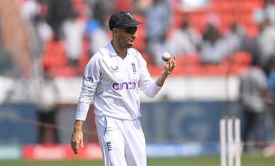 England spinner Jack Leach to undergo knee surgery
