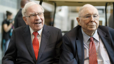Warren Buffett writes letter to shareholders; credits partner Charlie Munger as 'architect' of business