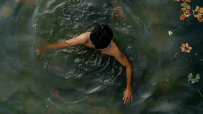 Chennai man trying to save daughter drowns with her