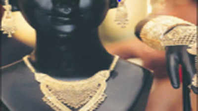 53yo woman's gold necklace stolen in BHEL