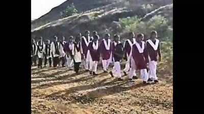 40 girls march 15 km, demand new buildings of hostel & school