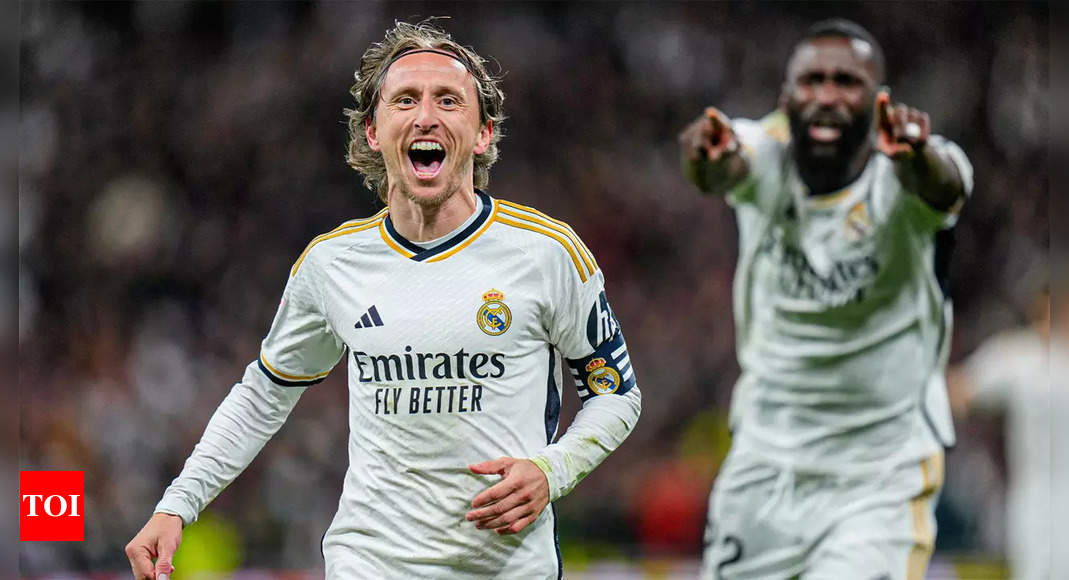 Luka Modric's stunning goal helps Real Madrid extend lead at the top of La  Liga | Football News - Times of India