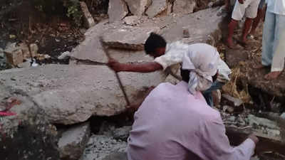 2 youths dead, 2 injured as concrete bridge collapses in Uran