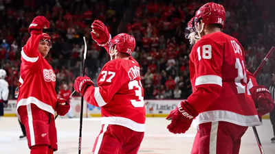 Detroit Red Wings continue playoff push with convincing triumph over Washington Capitals