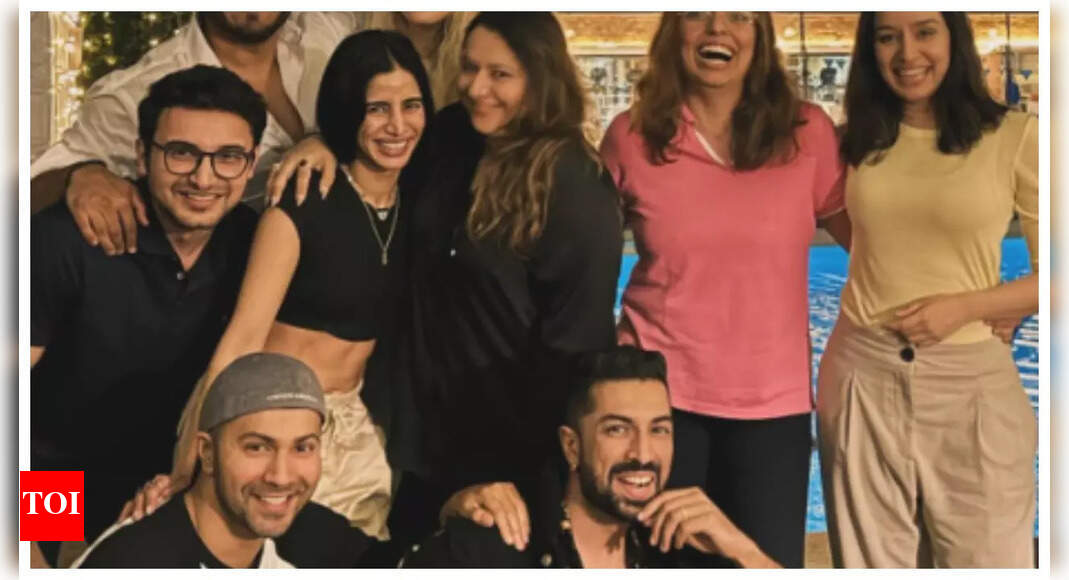 Varun Dhawan and Shraddha Kapoor reunite with their 'OG gang' after 15 years; See pics | - Vimarsana News