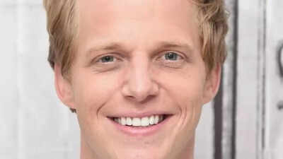 Chris Geere to join Amy Schumer in upcoming film 'Kinda Pregnant'