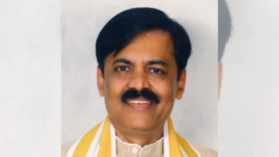 MP GVL praises Pradhani Vayosri Yojana