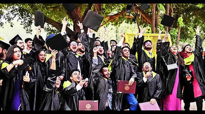 Panjab University to Deliberate on New Dress Code for Convocations |  Chandigarh News - The Times of India
