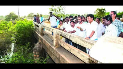 Ministers launch desilting in Trichy