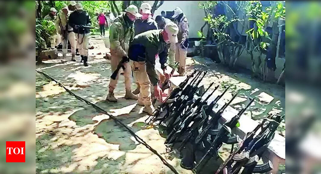 Police Commandos: Police commandos lay down arms to protest assault on Imphal ASP | Guwahati News - Vimarsana News
