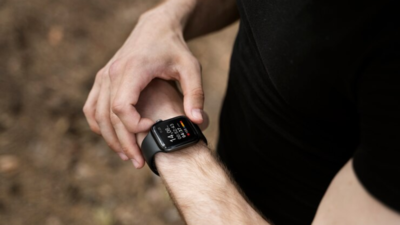 Pick The Best Fitness Tracking Watches Under AED 250