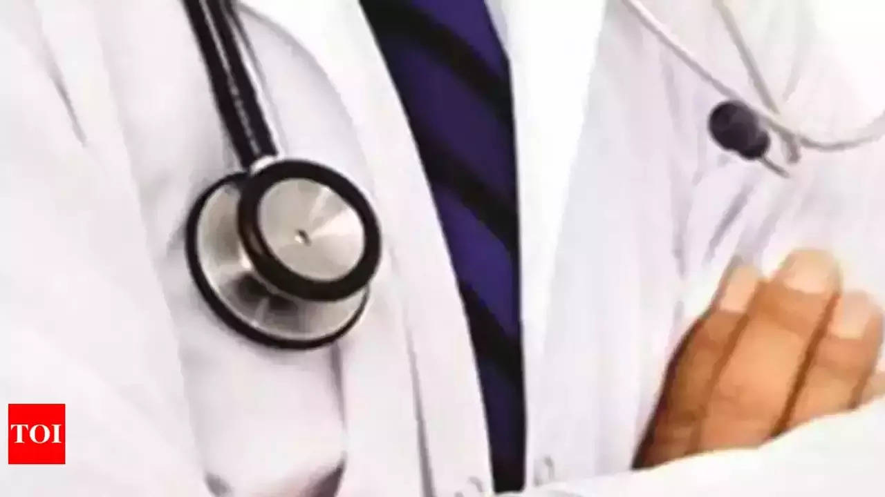 Internet-mediated Fear Of Death: Doctors impatient as patients put internet knowledge over medical advice | Kolkata News