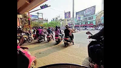 Traffic violations plague Guwahati