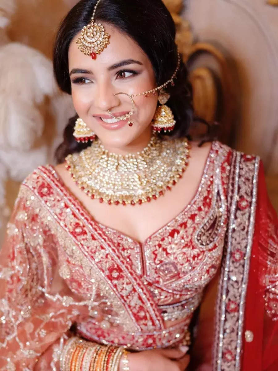 Jasmine Bhasin's most beautiful bridal looks