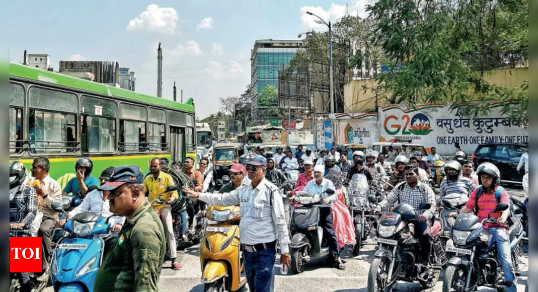 New traffic plan to decongest Ganeshkhind Road from today Pune News