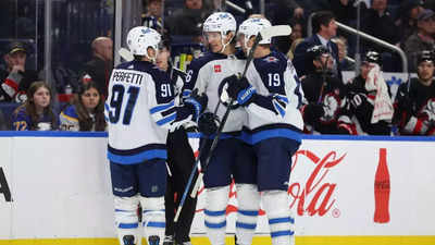 Winnipeg Jets dominate third period to secure win against Buffalo Sabres