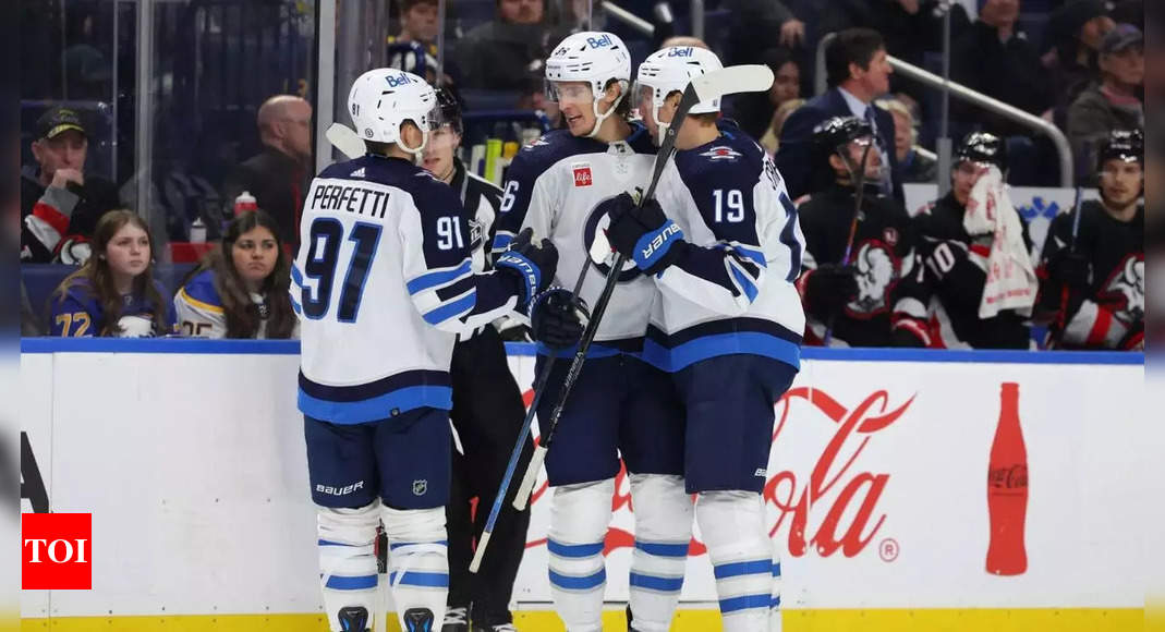 Winnipeg Jets Dominate Third Period To Secure Win Against Buffalo