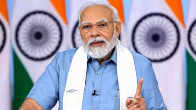 PM Modi contributes Rs 2,000 to BJP fund, seeks donations for party
