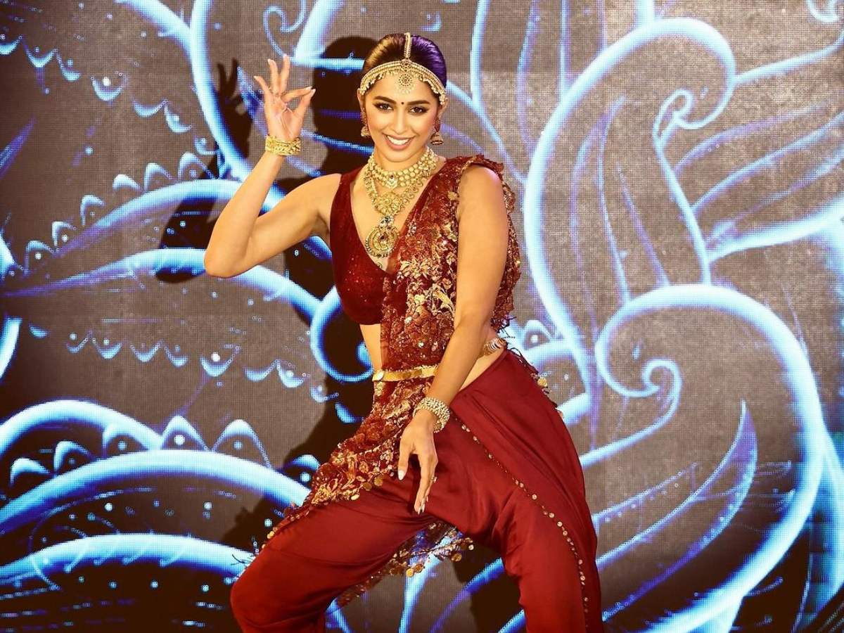 Sini Shetty pays tribute to Aishwarya Rai with her performance at the ...