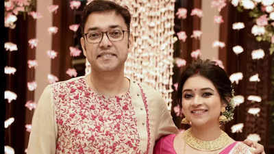 Anupam Roy ties the knot for the third time; gets married to singer Prashmita Paul in an intimate ceremony