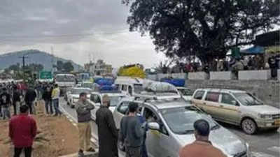 After 2-day closure, one-way traffic resumes on Jammu-Srinagar National highway