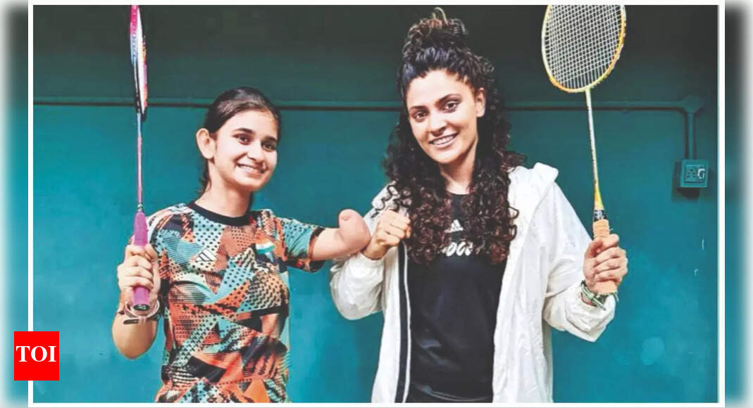 Saiyami Kher plays a game of badminton with paraathlete Palak Kohli Hindi Movie News Times
