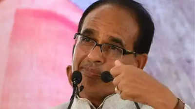 'Congress and Rahul Gandhi are directionless': Former MP CM Chouhan